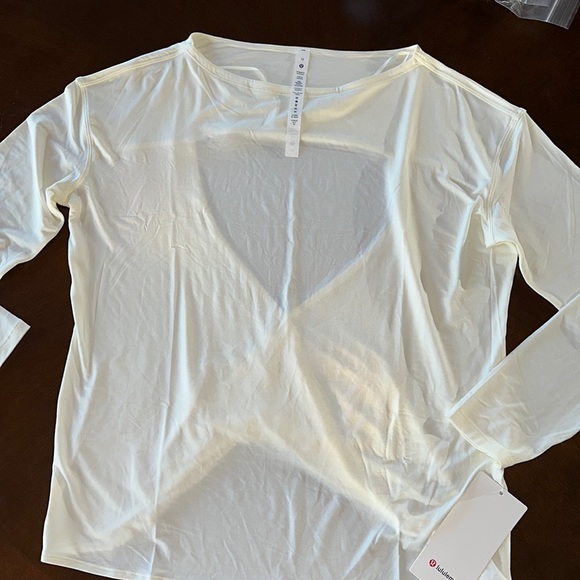 Lightweight Crisscross Open Back  LuLuLemon  Silky Soft Long Sleeve SZ 10 - Picture 2 of 5